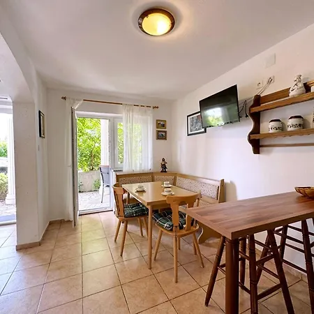 With Parking Space Silo, Krk - 18728 Appartement