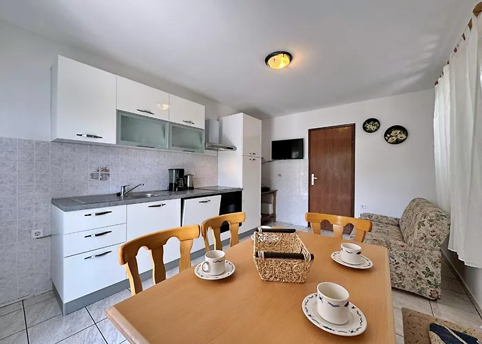 With Parking Space Silo, Krk - 18728 Appartement *